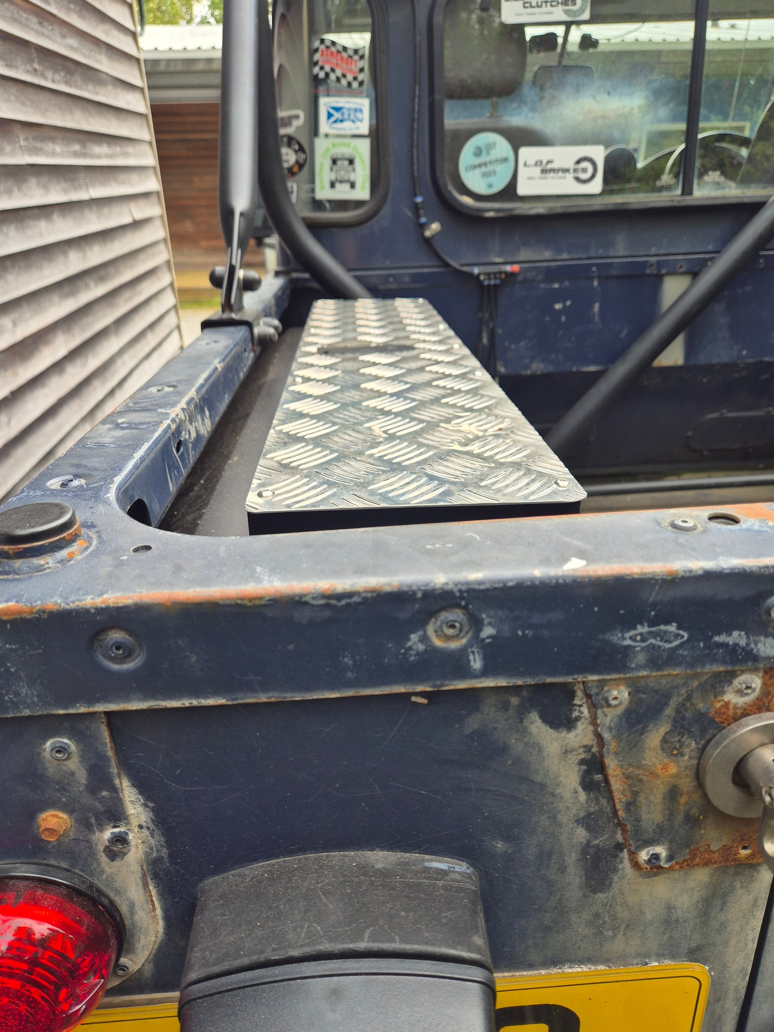 Land Rover Defender Pick Up Easy Reach Slimline Storage Chest – Mobile ...